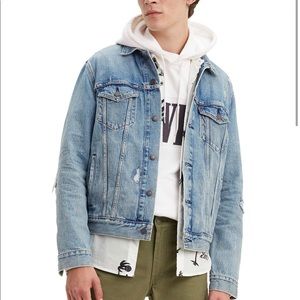Levi’s Men’s Get Ripped Denim Trucker Jacket